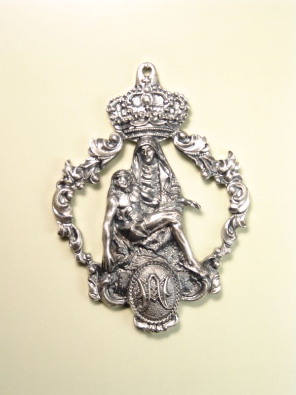 MEDALLAS RELIGIOSAS IMÁGENES RELIEVE "NTRA. SRA. DE LA PIEDAD 80 MM"