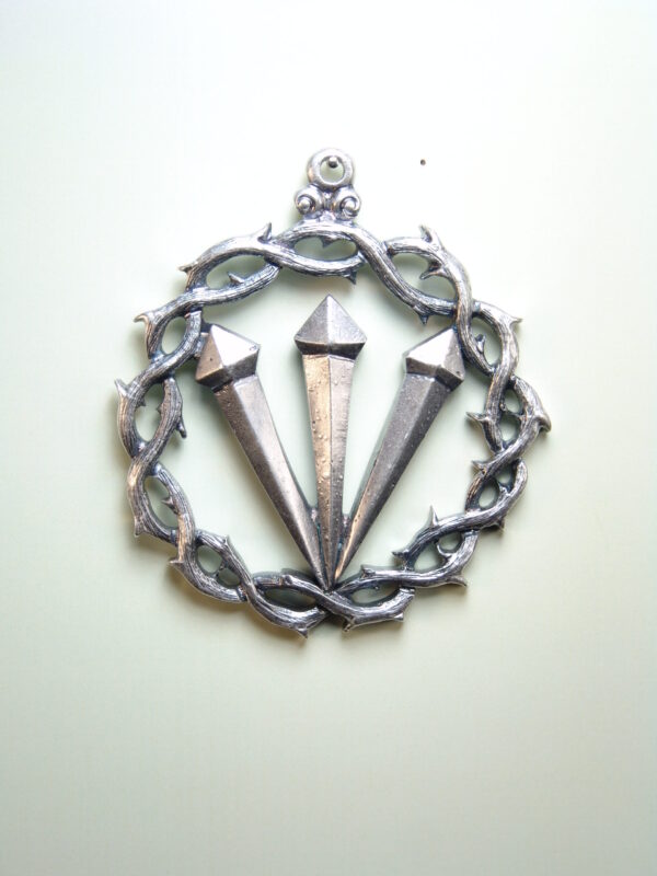 MEDALLAS RELIGIOSAS HERÁLDICAS RELIEVE "CLAVOS DE CRISTO ORLADO CON CORONA DE ESPINAS 60 MM"