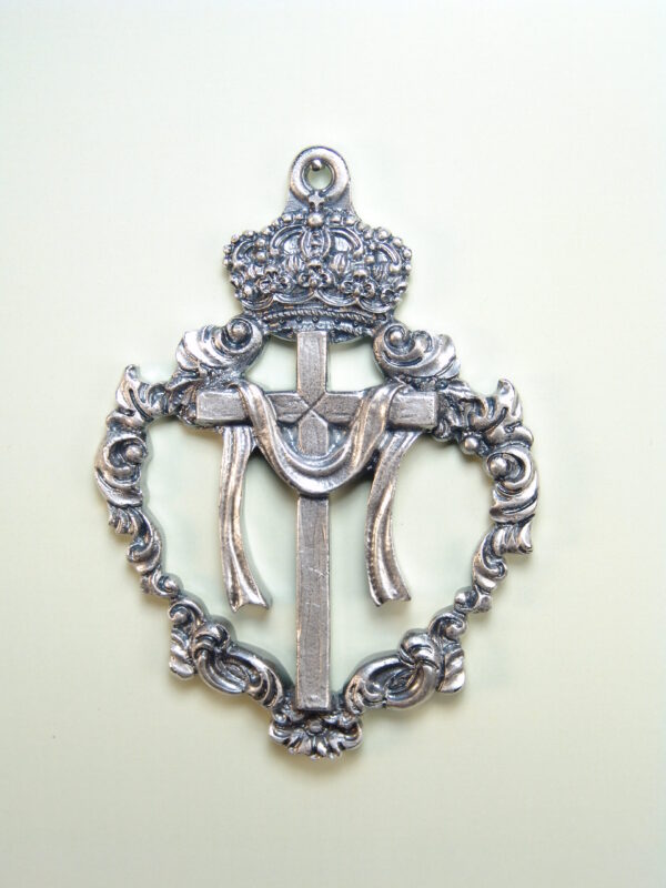 MEDALLAS RELIGIOSAS HERÁLDICAS RELIEVE "SANTA CRUZ LATINA CON SUDARIO ORLA BARROCA CALADA 80 MM"