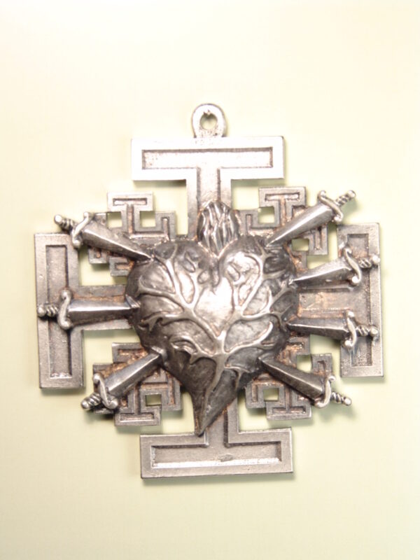 MEDALLAS RELIGIOSAS HERÁLDICAS RELIEVE "CORAZÓN CON 7 PUÑALES DE DOLOR SOBRE CRUZ DE JERUSALÉN 75 MM"