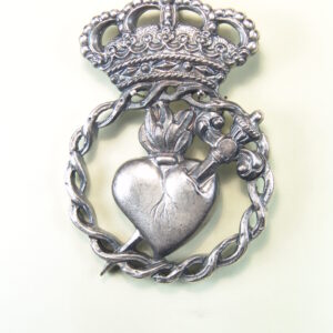 MEDALLAS RELIGIOSAS HERÁLDICAS RELIEVE "SAGRADO CORAZON ATRAVESADO POR UN PUÑAL DE DOLOR Y ORLADO DE CORONA DE ESPINAS CERRADA POR CORONA REAL 70 MM"