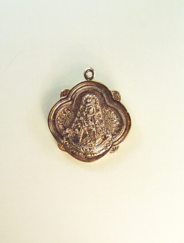 MEDALLITAS RELIGIOSAS IMÁGENES RELIEVE "VIRGEN DEL ROCIO ORLA PANDERETA 21 MM ALTURA"