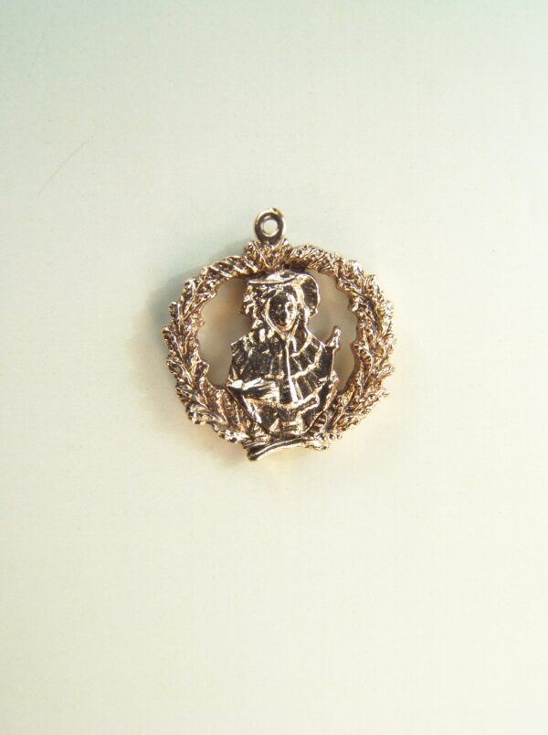 MEDALLITAS RELIGIOSAS IMÁGENES RELIEVE "PASTORA ORLA FLORAL 20 MM ALTURA"